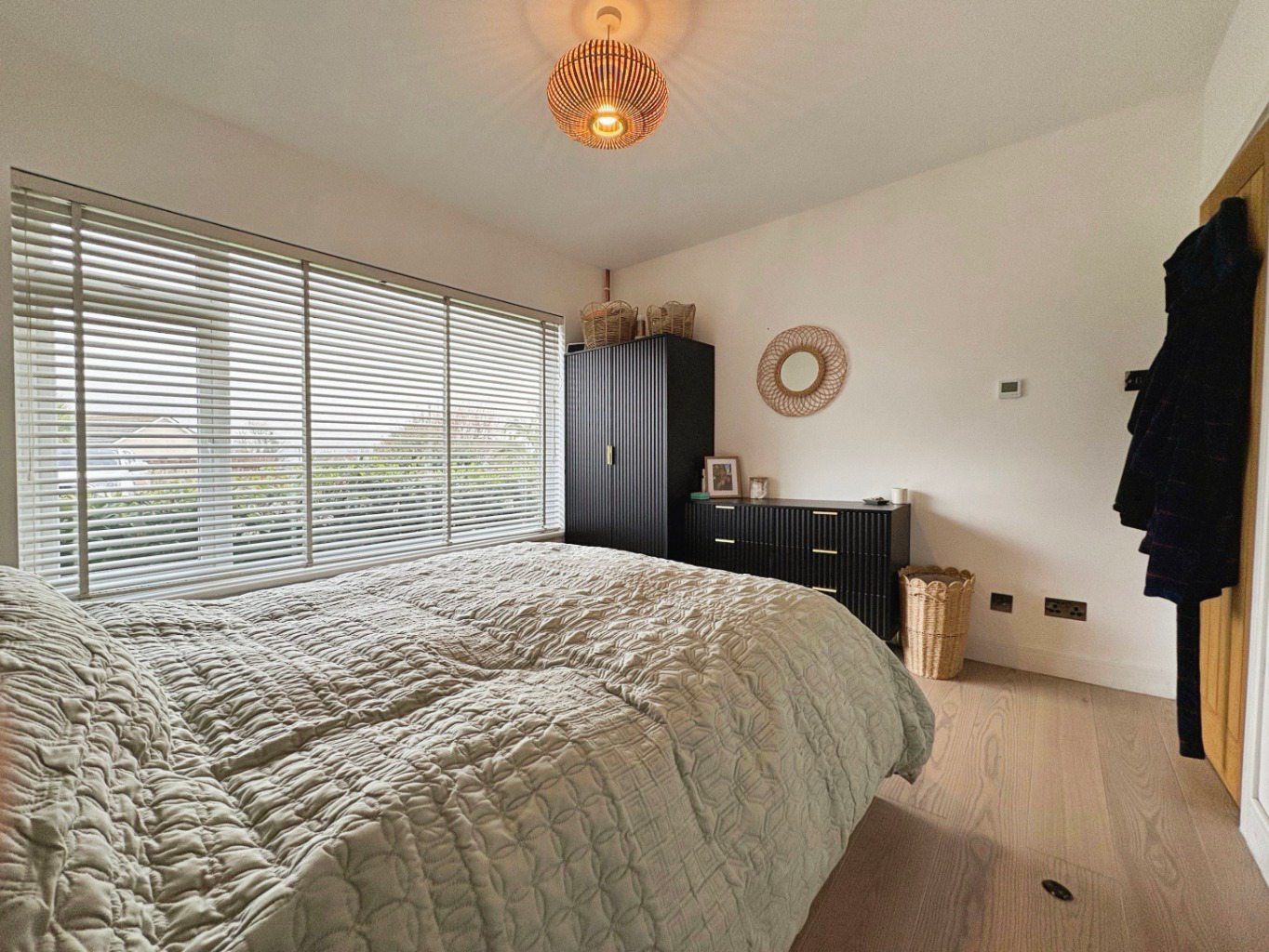 Camborne, Well presented and spacious home, photo 15