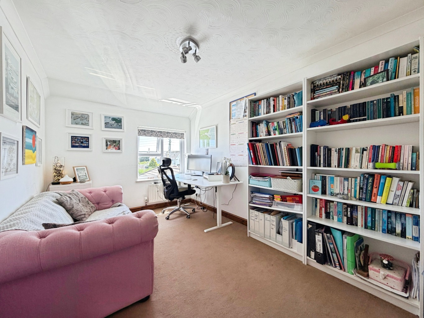 Helston, Impressive detached family home, photo 21