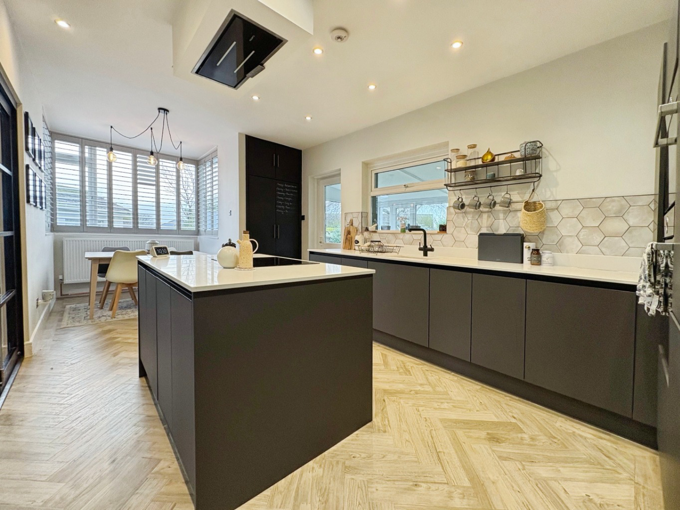 Camborne, Well presented and spacious home, photo 4