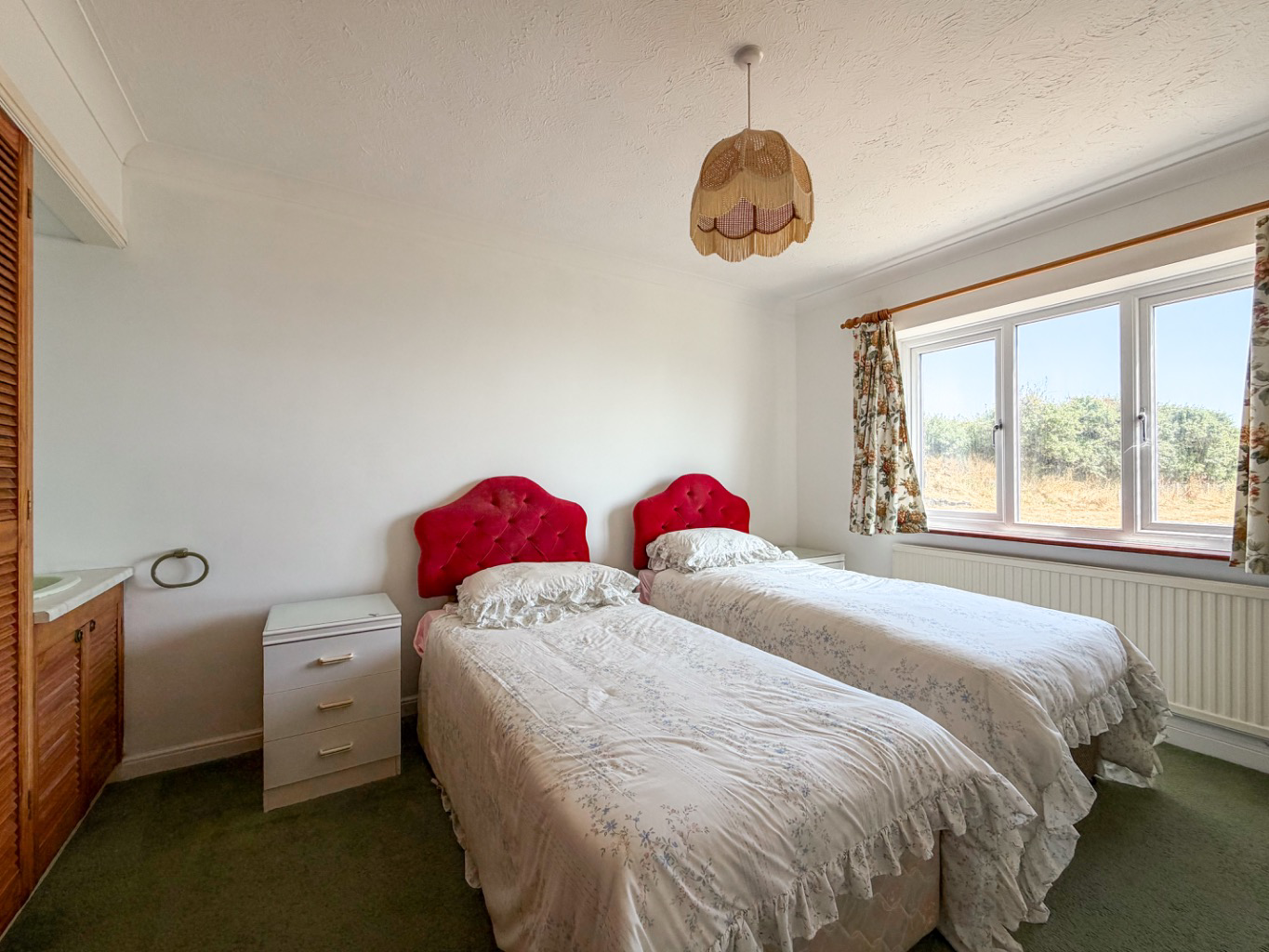 Coverack, Spacious four bed home with sea views, photo 13