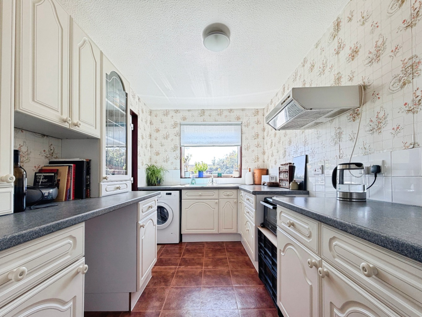 Stithians, Detached bungalow in popular village location, photo 4