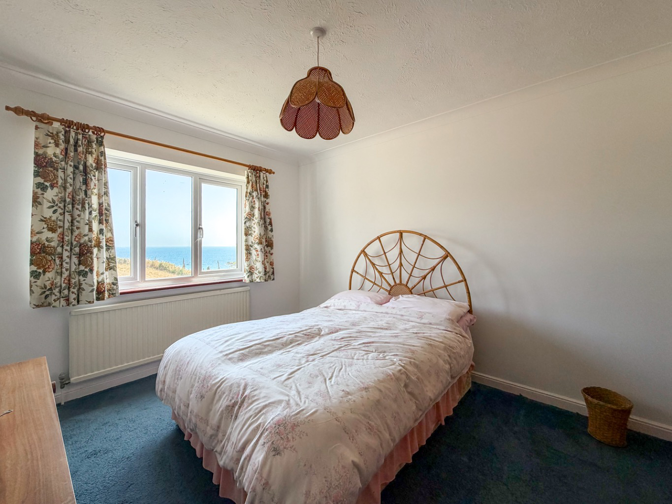 Coverack, Spacious four bed home with sea views, photo 12