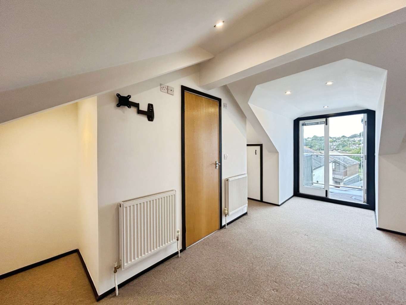 Hayle, Two bed maisonette in central location, photo 10