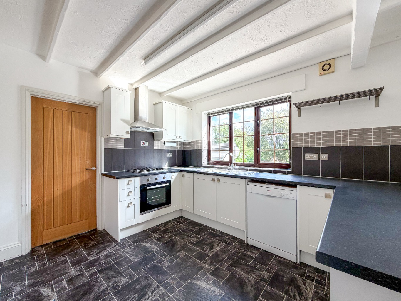 Godolphin Cross, Spacious home with good sized gardens, photo 4
