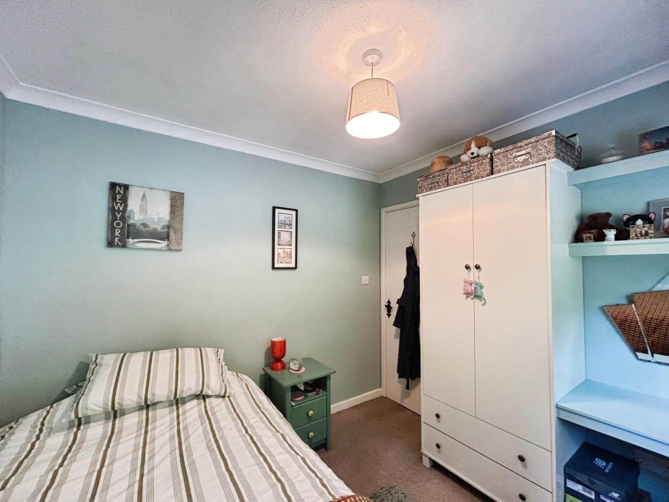 Angarrack, Charming Mid Terrace Cottage, photo 13