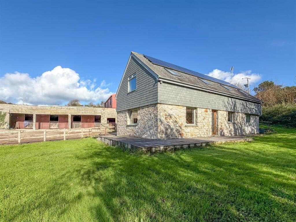 Gweek, Barn conversion within approx 1 acre of woodland