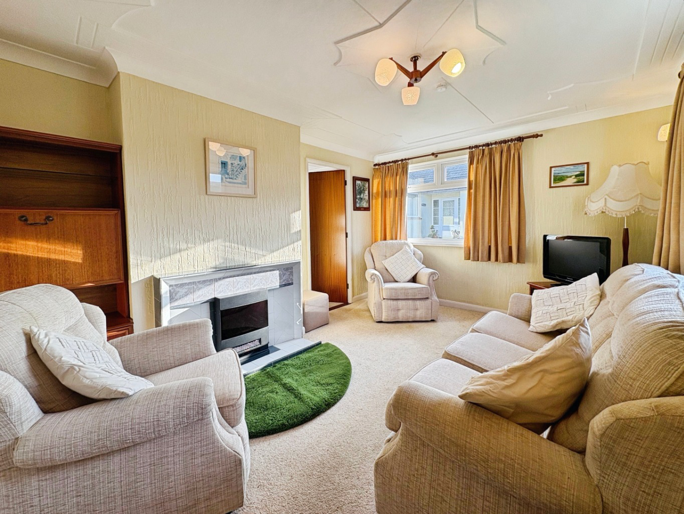 Leedstown, Spacious home with potential, photo 2