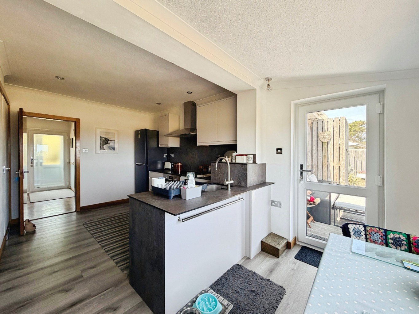 The Lizard, Detached bungalow in village location, photo 11
