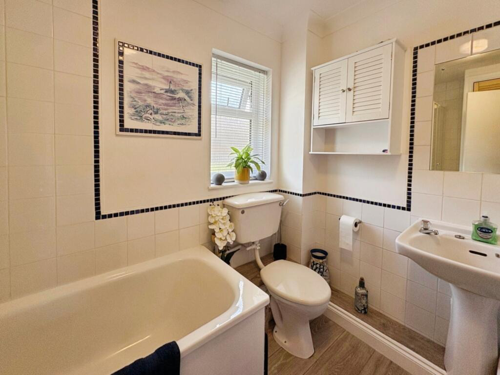 Helston, Cottage close to town centre, photo 16