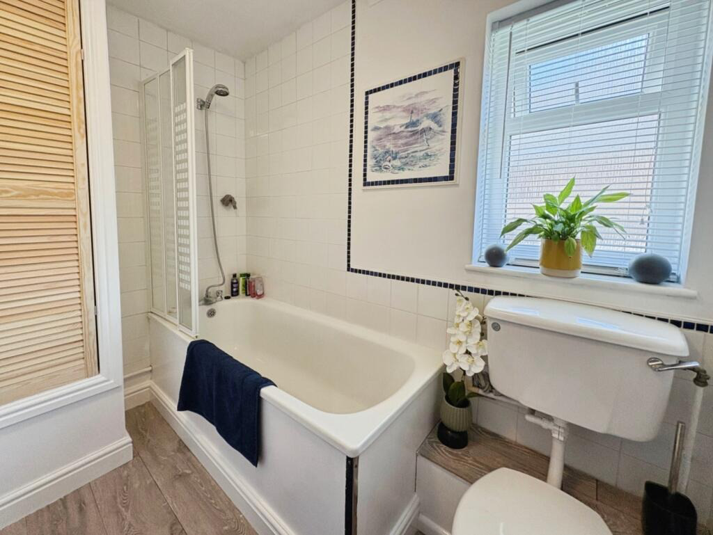 Helston, Cottage close to town centre, photo 15