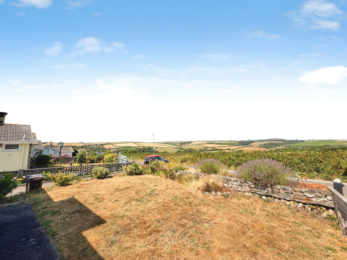 Porthleven, Bungalow with countryside views and no chain, photo 3