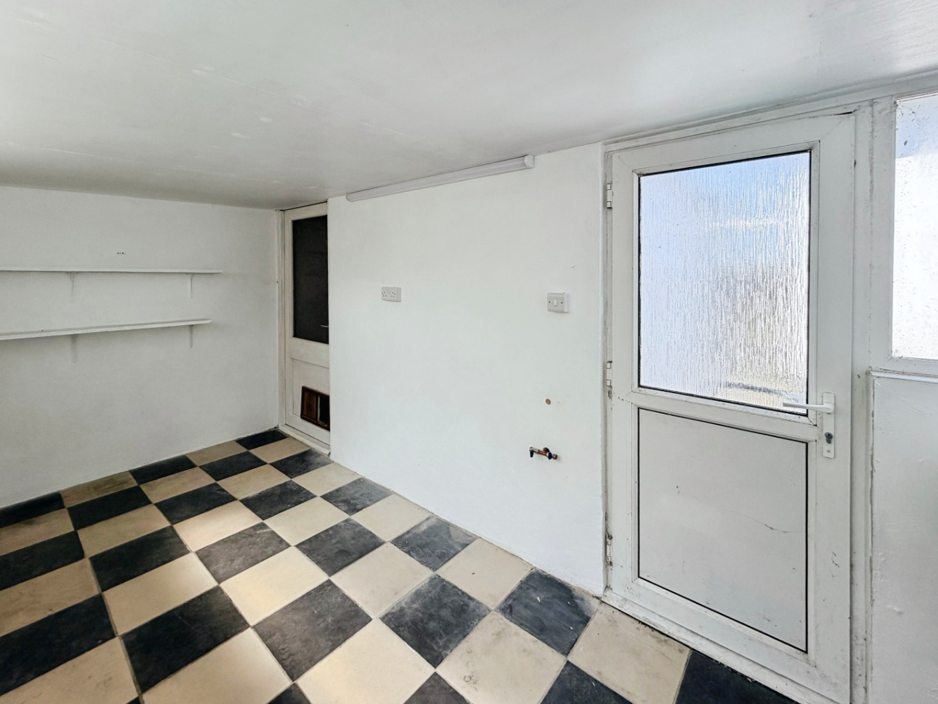 Porthleven, Bungalow with countryside views and no chain, photo 16