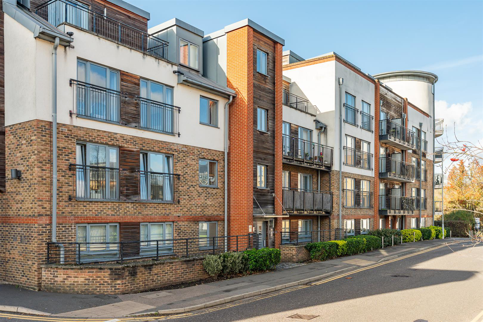 The Waterfront, Hertford