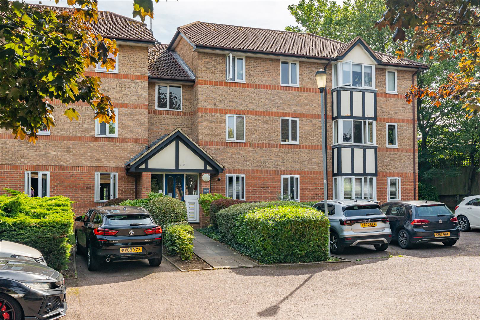 Deer Close, Hertford, photo 14