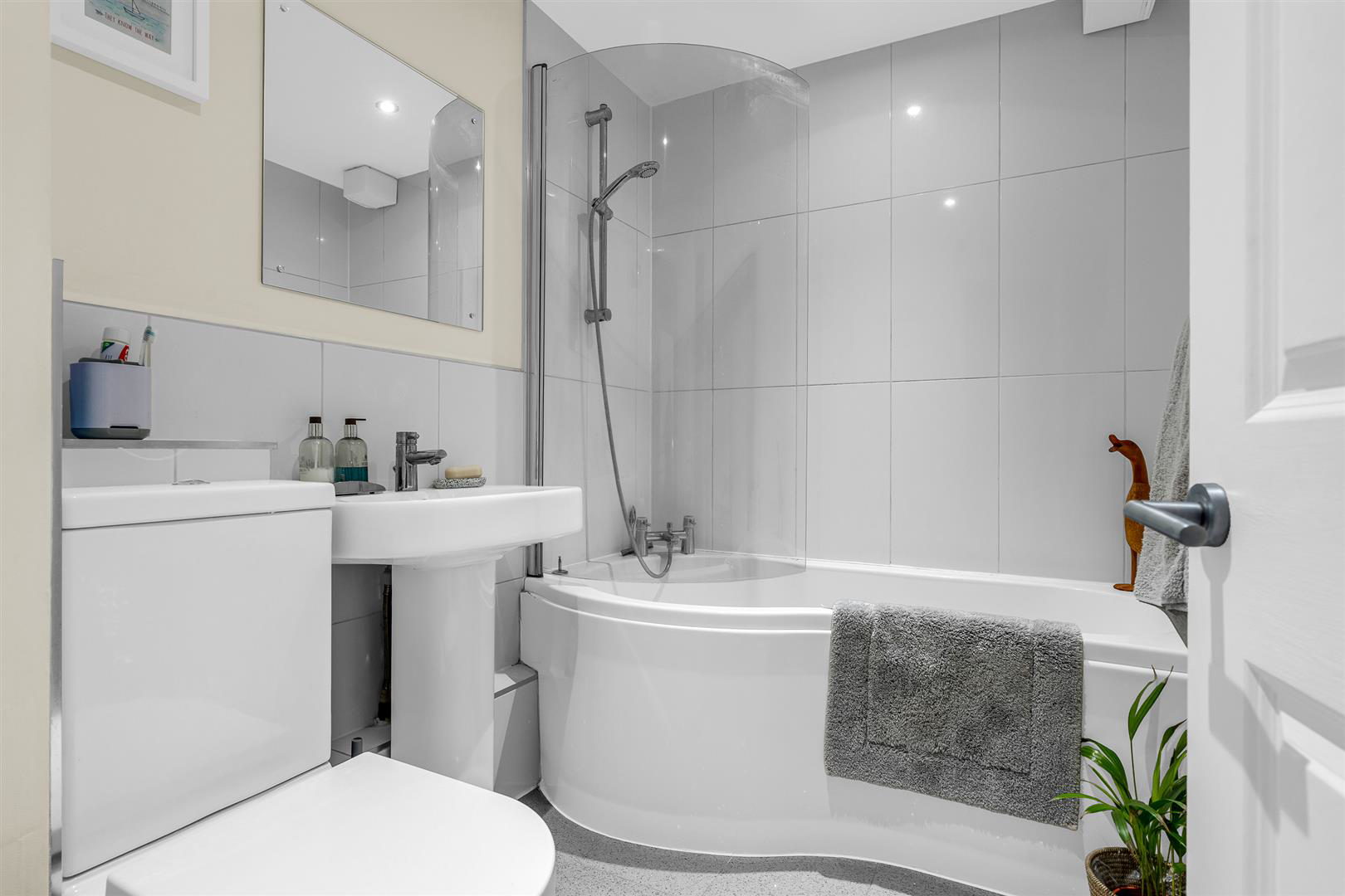 Deer Close, Hertford, photo 13