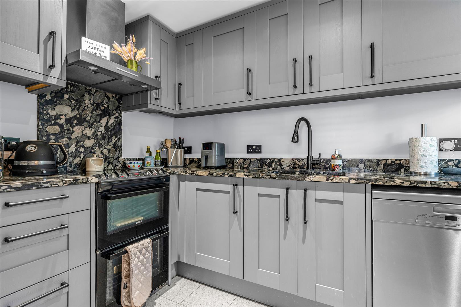 Deer Close, Hertford, photo 6