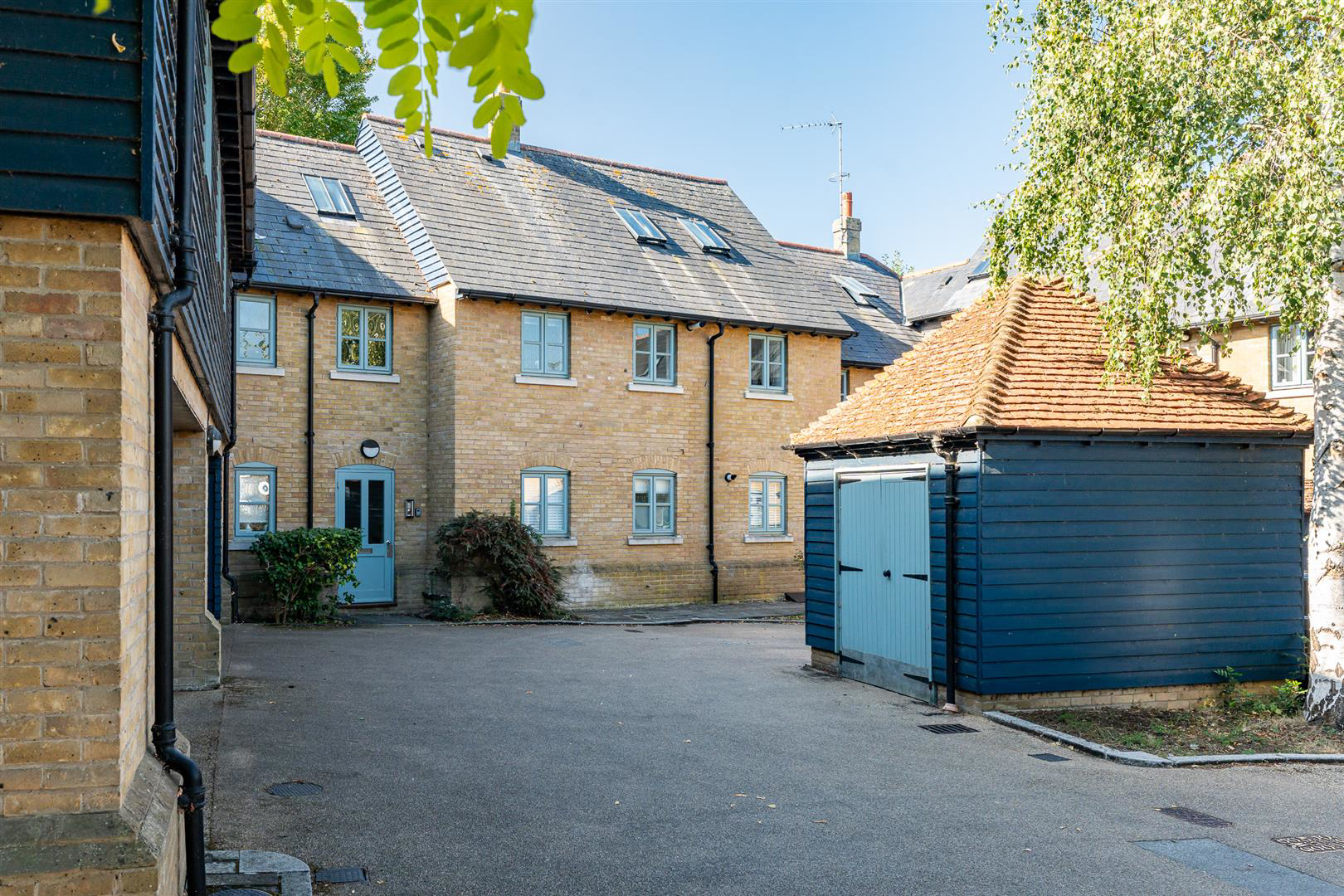 Coopers Court, Hertford, photo 25