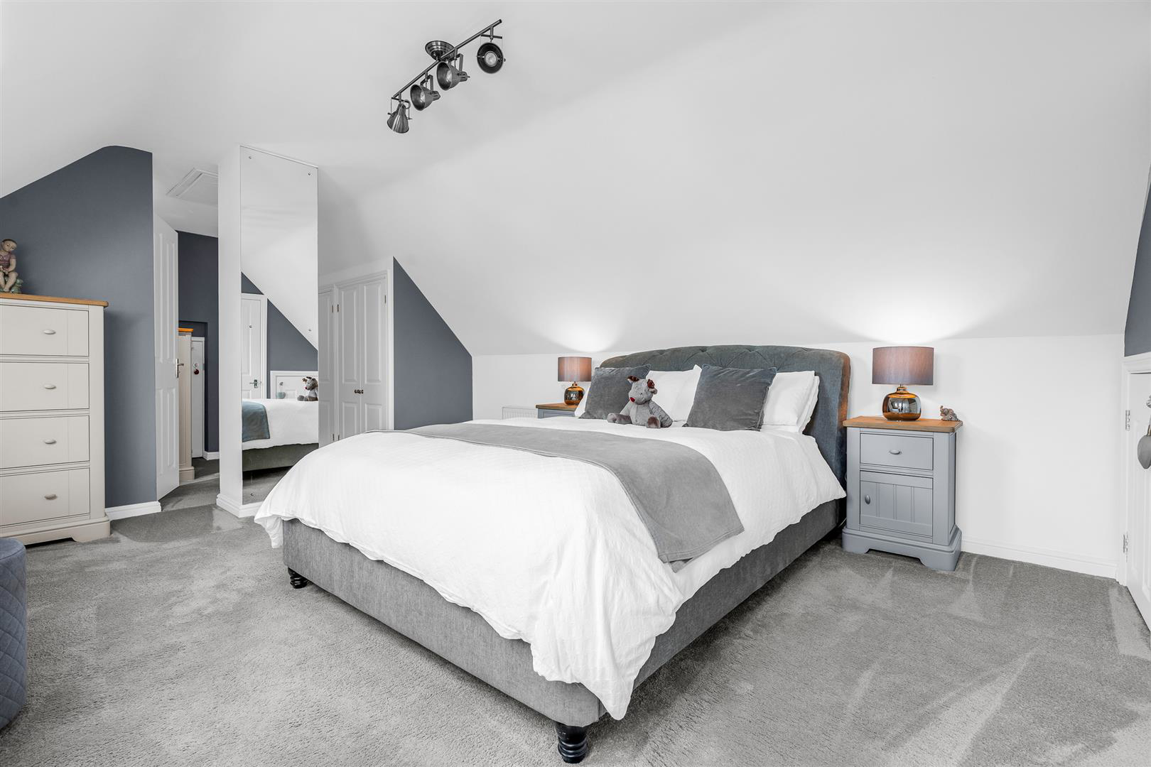 Coopers Court, Hertford, photo 13