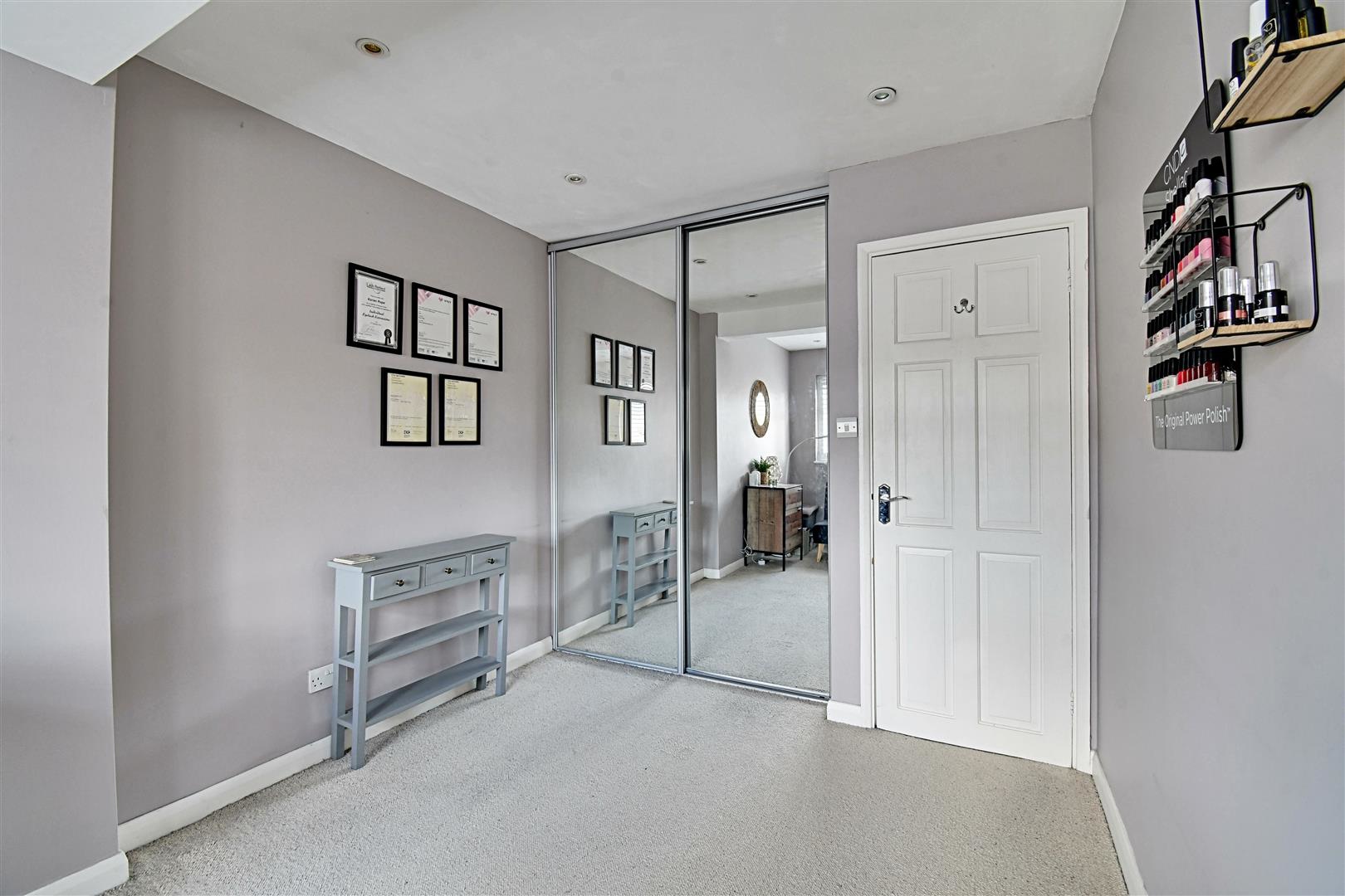 Lodge Close, Bengeo, photo 31