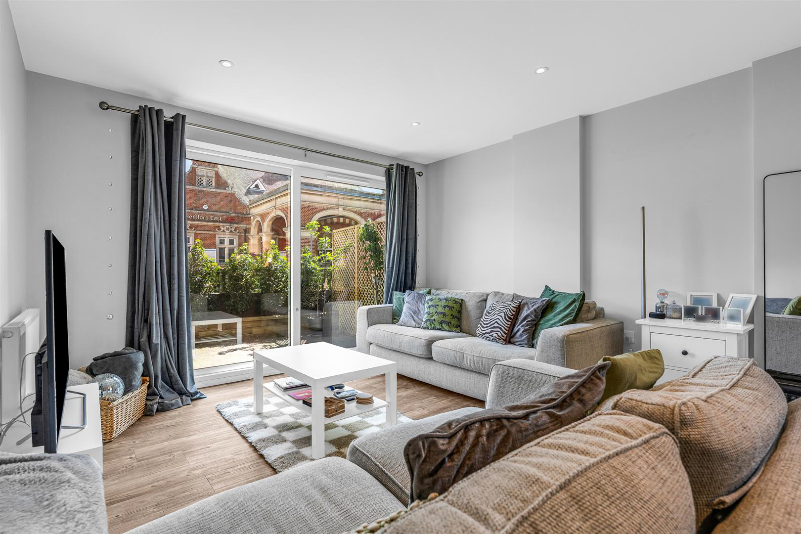 Barker Court, Hertford, photo 4