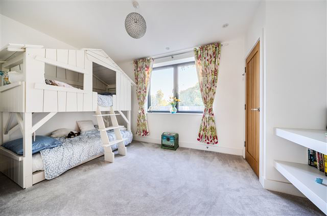 Maplewood Drive, Lingfield, Surrey, RH7 6GQ, photo 13
