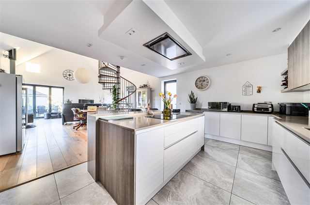 Maplewood Drive, Lingfield, Surrey, RH7 6GQ, photo 8