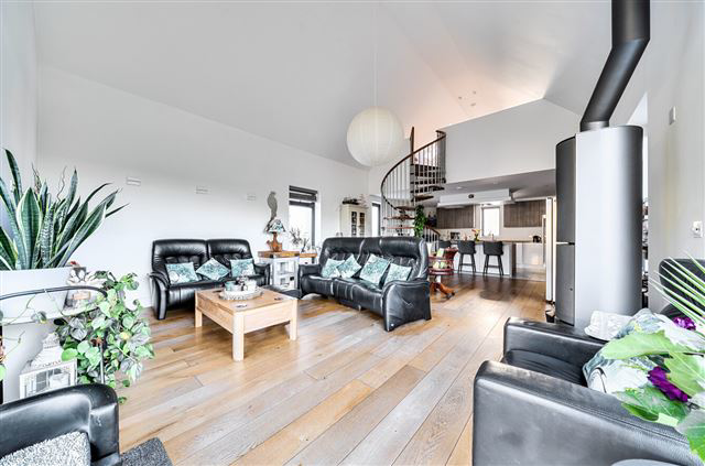 Maplewood Drive, Lingfield, Surrey, RH7 6GQ, photo 9
