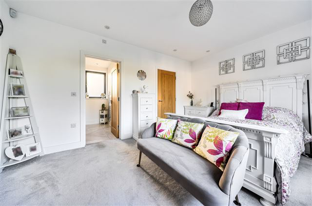 Maplewood Drive, Lingfield, Surrey, RH7 6GQ, photo 10