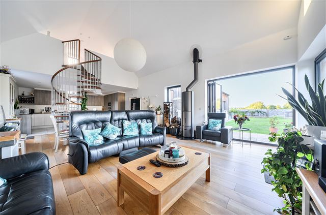 Maplewood Drive, Lingfield, Surrey, RH7 6GQ, photo 5