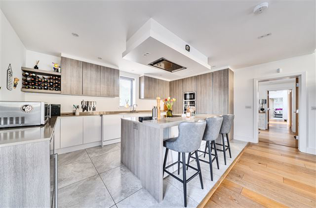 Maplewood Drive, Lingfield, Surrey, RH7 6GQ, photo 7
