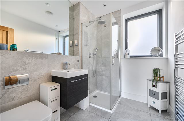 Maplewood Drive, Lingfield, Surrey, RH7 6GQ, photo 11