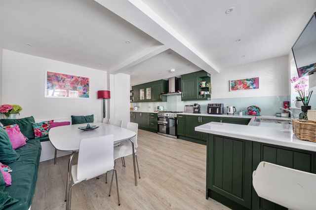 Newlands Park, Copthorne, Crawley, West Sussex, RH10 3EW, photo 5