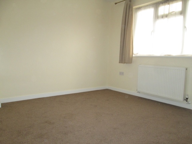 Radstock Way, Merstham, Redhill, Surrey, RH1 3NG, photo 6