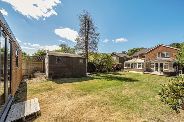 Newlands Park, Copthorne, Crawley, West Sussex, RH10 3EW, photo 16