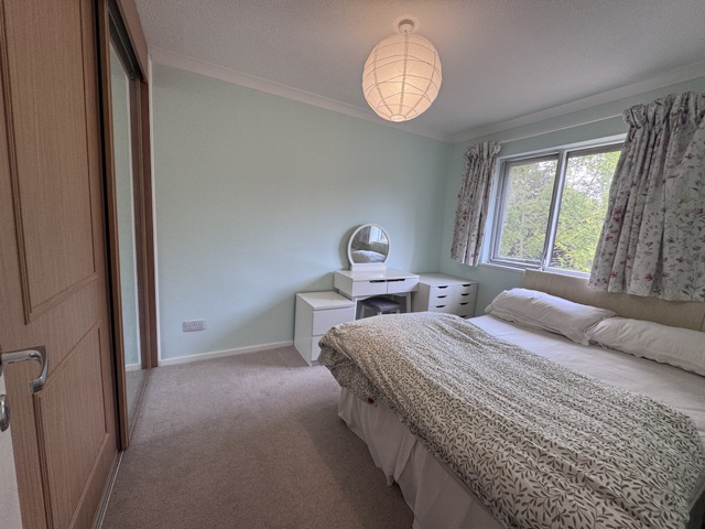 Rickwood, Langshott, Horley, Surrey, RH6 9DF, photo 8