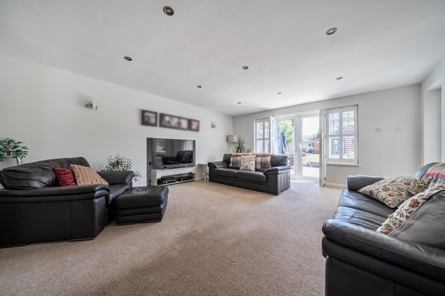Newlands Park, Copthorne, Crawley, West Sussex, RH10 3EW, photo 3