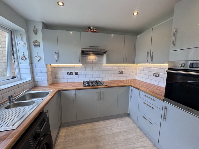 Payne Close, Pound Hill, Crawley, West Sussex, RH10 3UN, photo 5