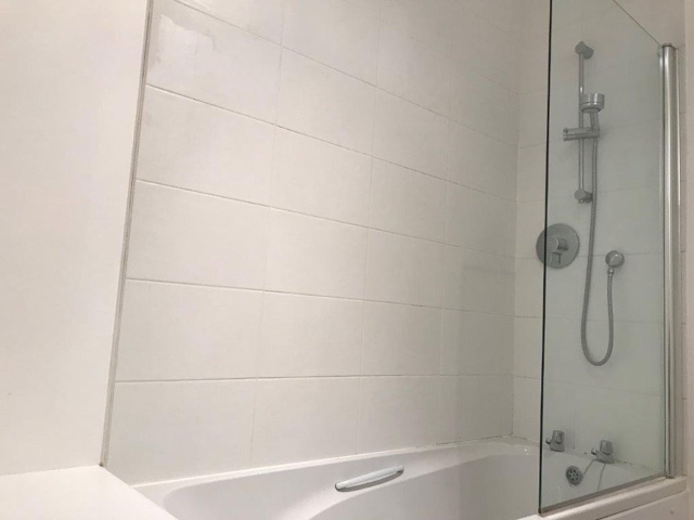 26 Brighton Road, Horley, Surrey, RH6 7HD, photo 6