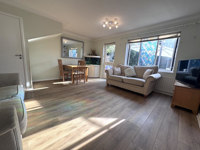 Rickwood, Langshott, Horley, Surrey, RH6 9DF, photo 4