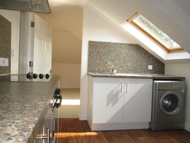 Brighton Road, Horley, Surrey, RH6 7HD, photo 3