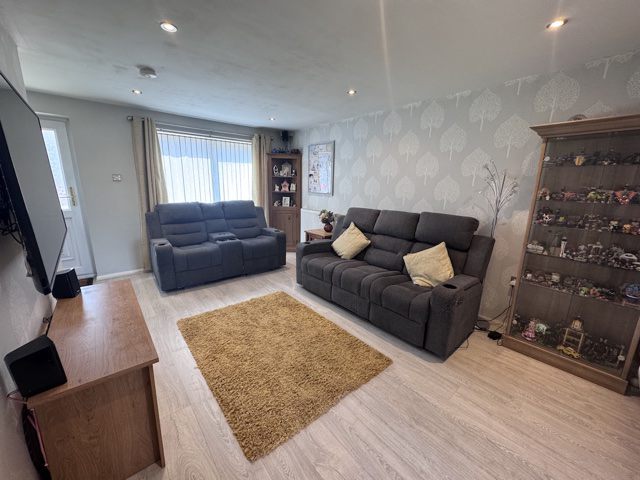 Payne Close, Pound Hill, Crawley, West Sussex, RH10 3UN, photo 4
