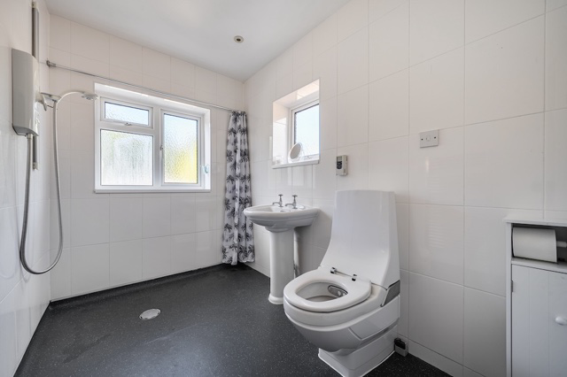 Newlands Park, Copthorne, Crawley, West Sussex, RH10 3EW, photo 13