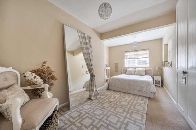 Newlands Park, Copthorne, Crawley, West Sussex, RH10 3EW, photo 12