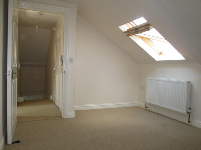 Brighton Road, Horley, Surrey, RH6 7HD, photo 7