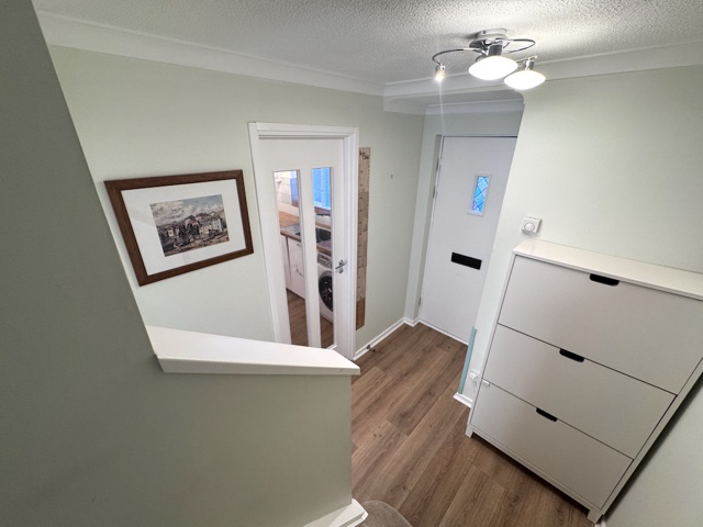 Rickwood, Langshott, Horley, Surrey, RH6 9DF, photo 14