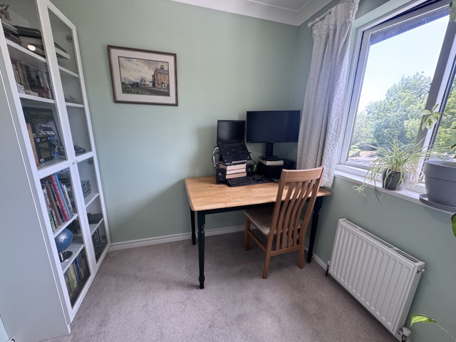 Rickwood, Langshott, Horley, Surrey, RH6 9DF, photo 13