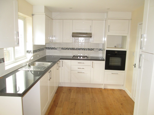 Radstock Way, Merstham, Redhill, Surrey, RH1 3NG, photo 3