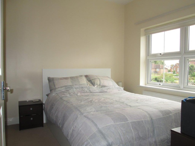 Brighton Road, Horley, Surrey, RH6 7HD, photo 3