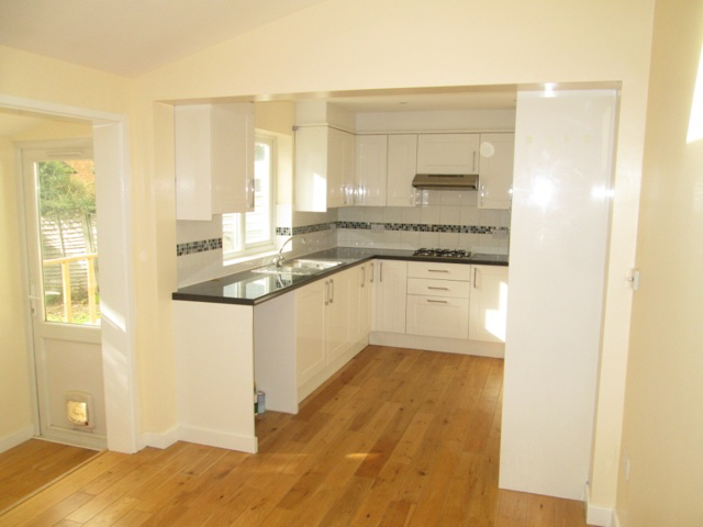 Radstock Way, Merstham, Redhill, Surrey, RH1 3NG, photo 2