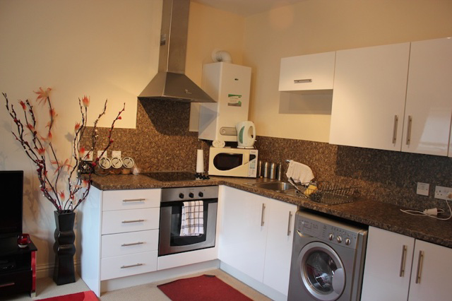 Brighton Road, Horley, Surrey, RH6 7HD, photo 2